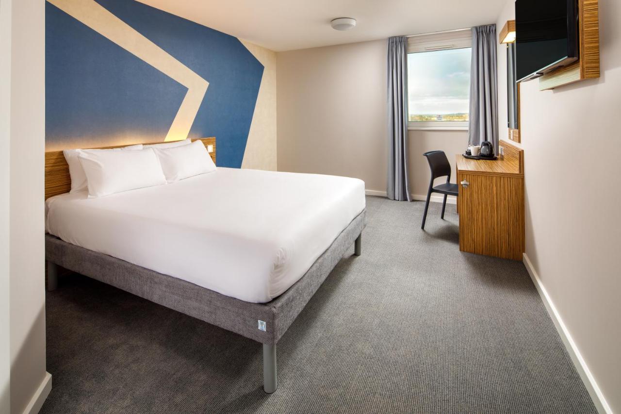 Ibis Budget London Heathrow Central Χάνσλοου Εξωτερικό φωτογραφία