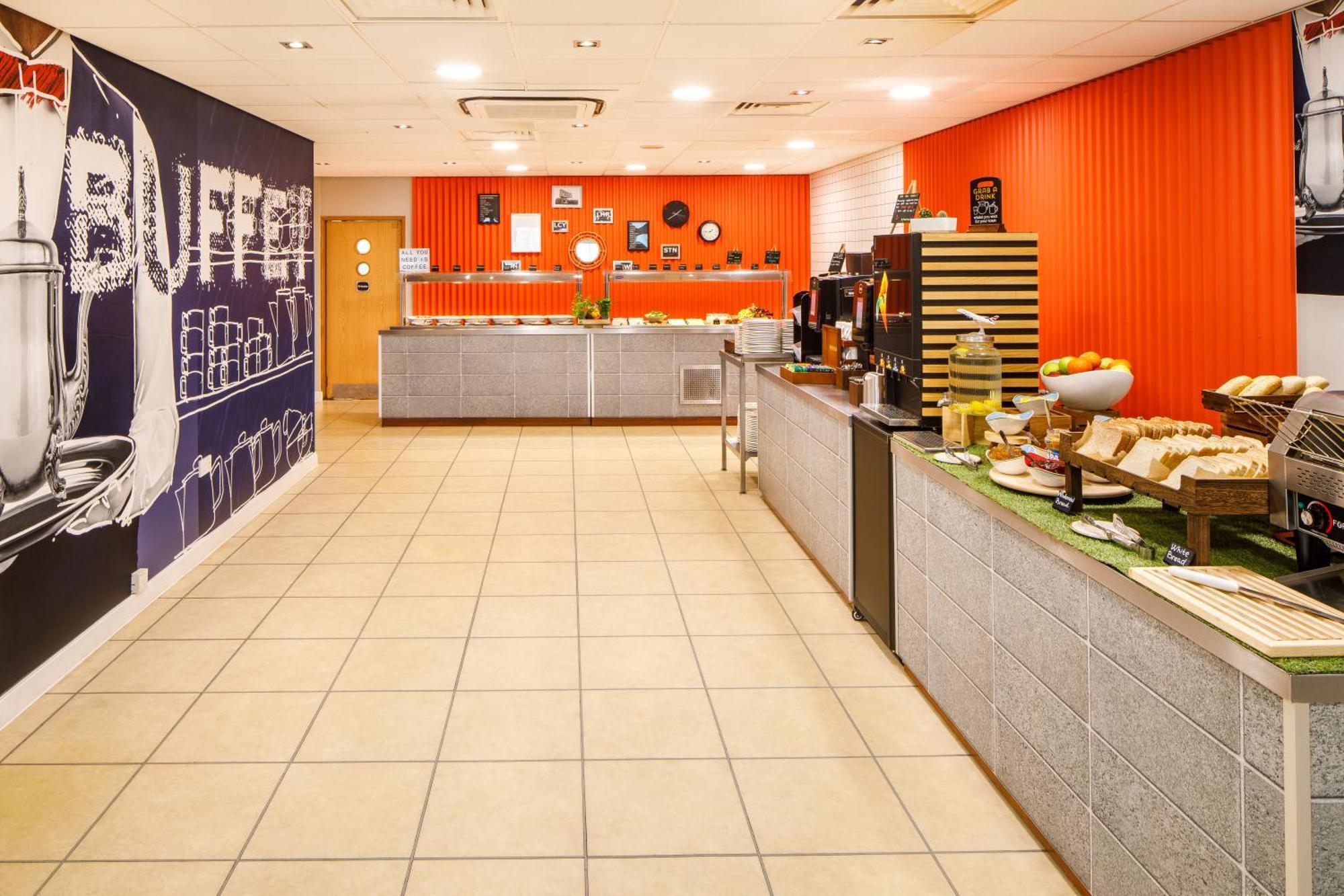 Ibis Budget London Heathrow Central Χάνσλοου Εξωτερικό φωτογραφία