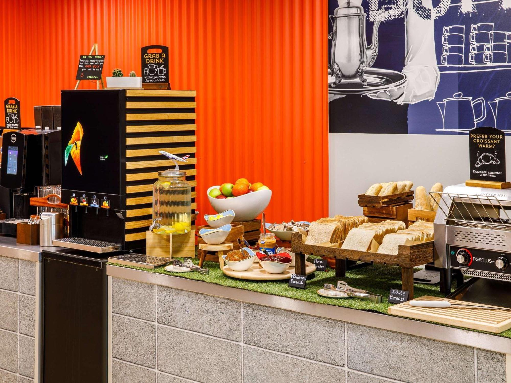 Ibis Budget London Heathrow Central Χάνσλοου Εξωτερικό φωτογραφία